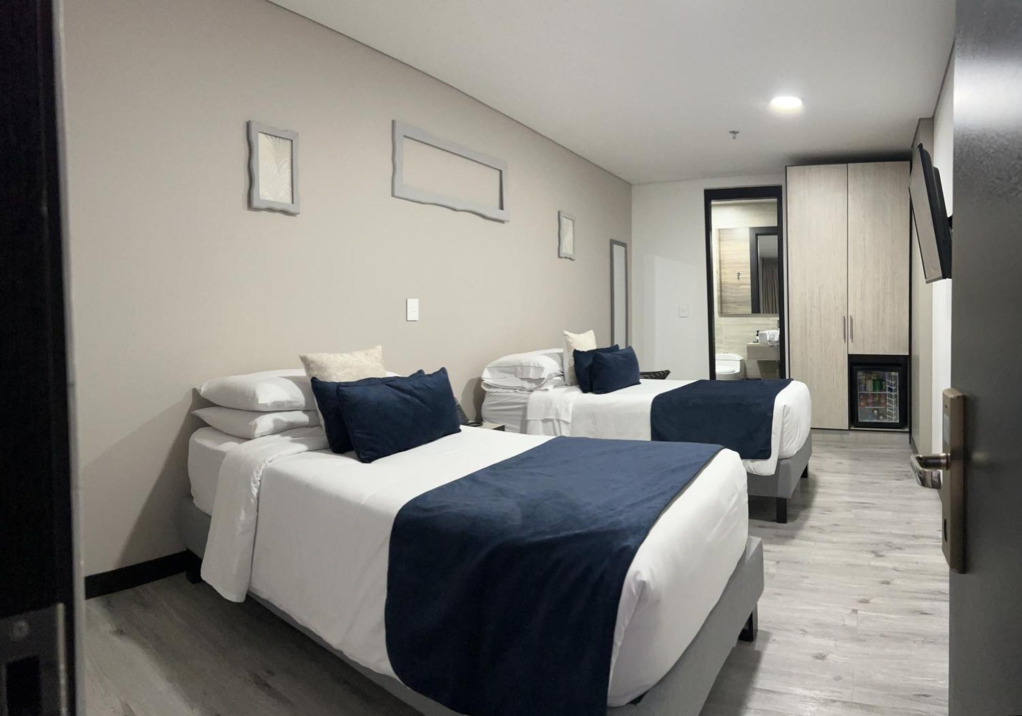 Hotel Wlh Silver Corferias Bogota Buitenkant foto