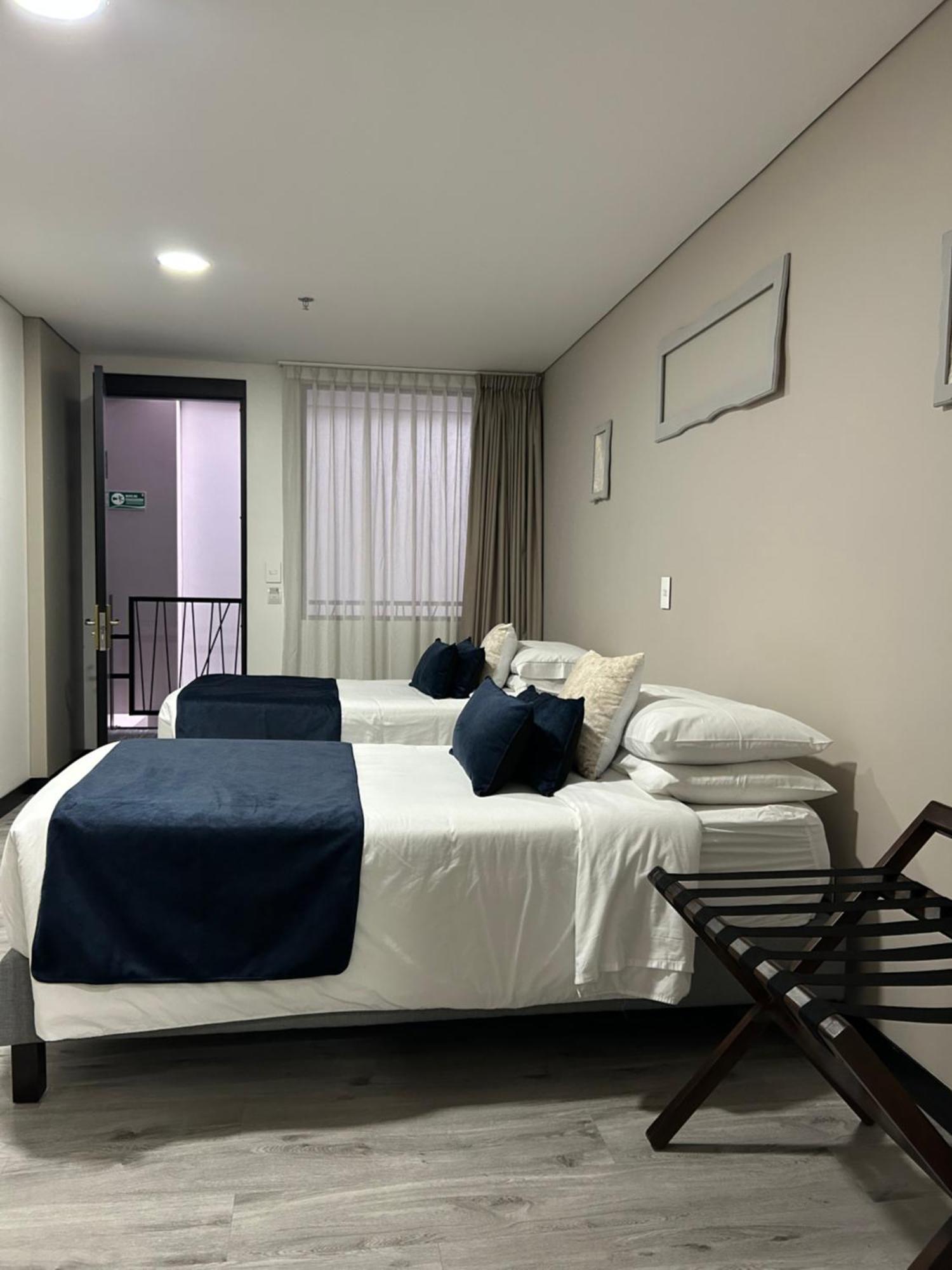 Hotel Wlh Silver Corferias Bogota Buitenkant foto