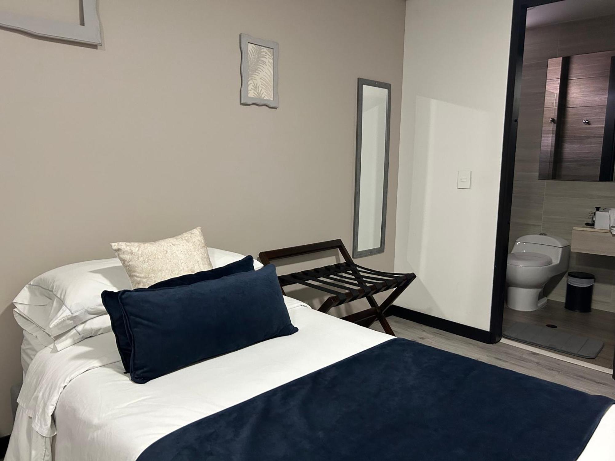 Hotel Wlh Silver Corferias Bogota Buitenkant foto
