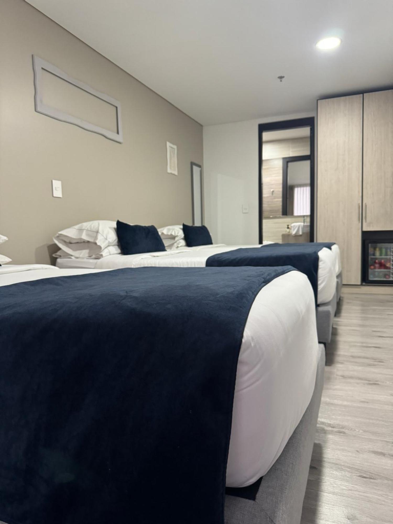 Hotel Wlh Silver Corferias Bogota Buitenkant foto