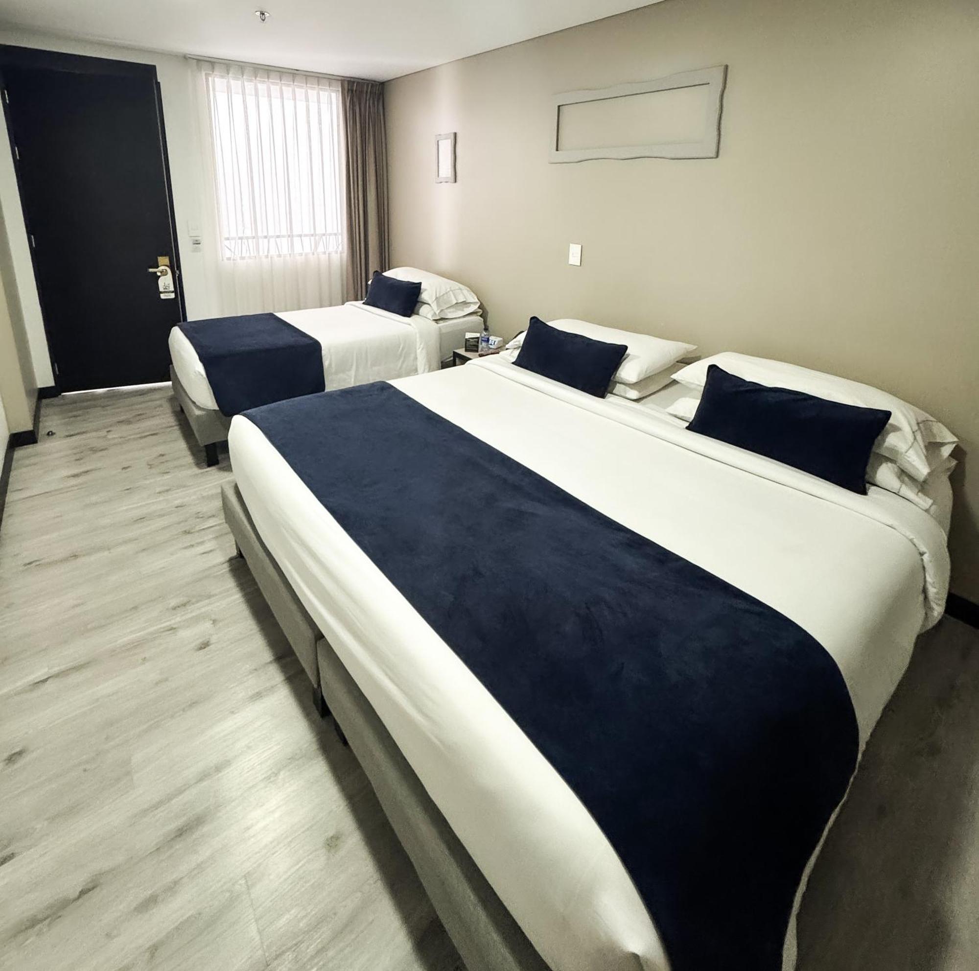 Hotel Wlh Silver Corferias Bogota Buitenkant foto