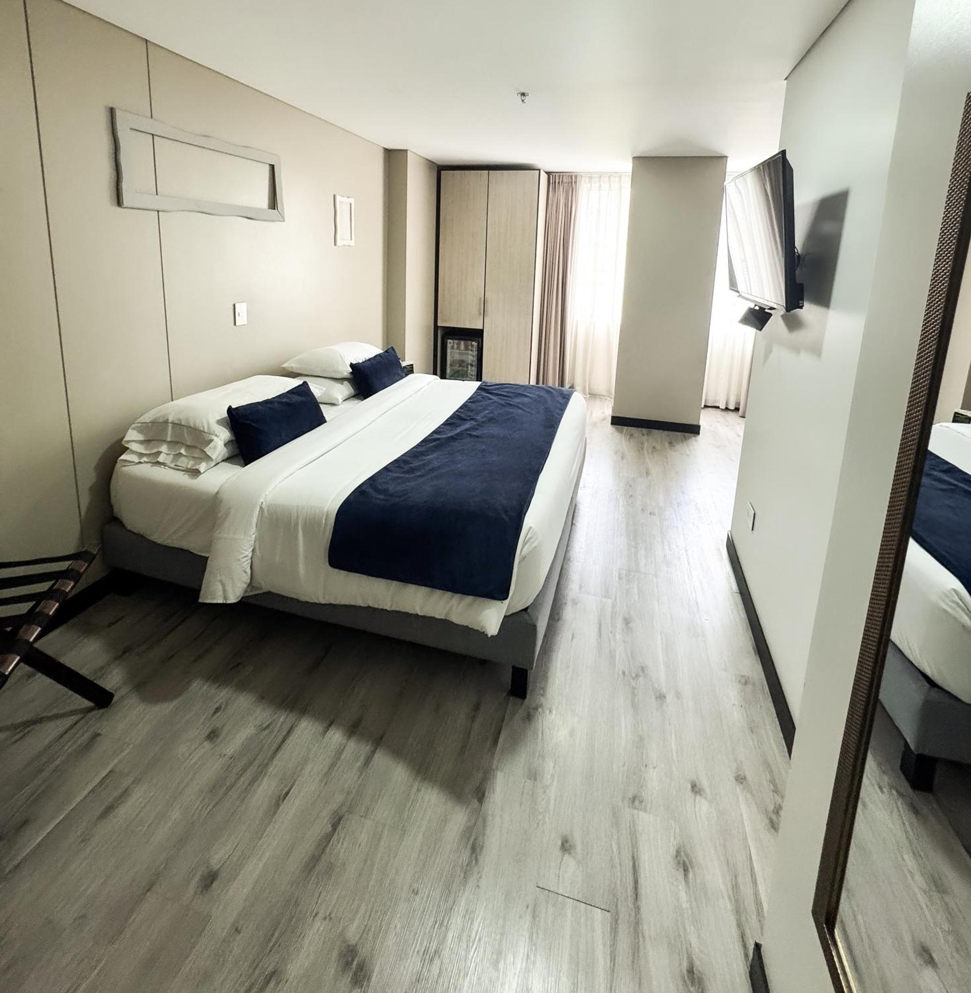 Hotel Wlh Silver Corferias Bogota Buitenkant foto
