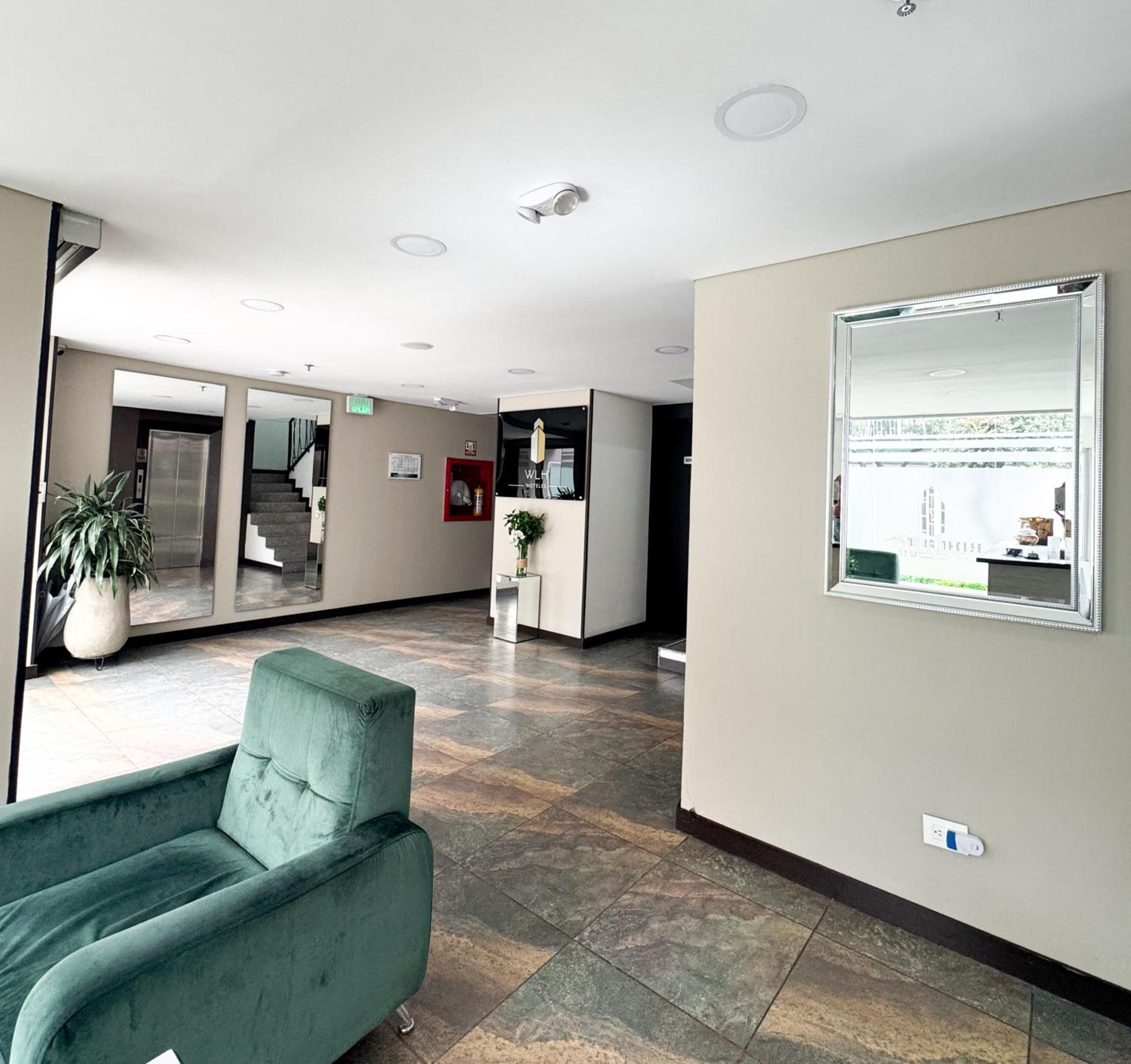 Hotel Wlh Silver Corferias Bogota Buitenkant foto