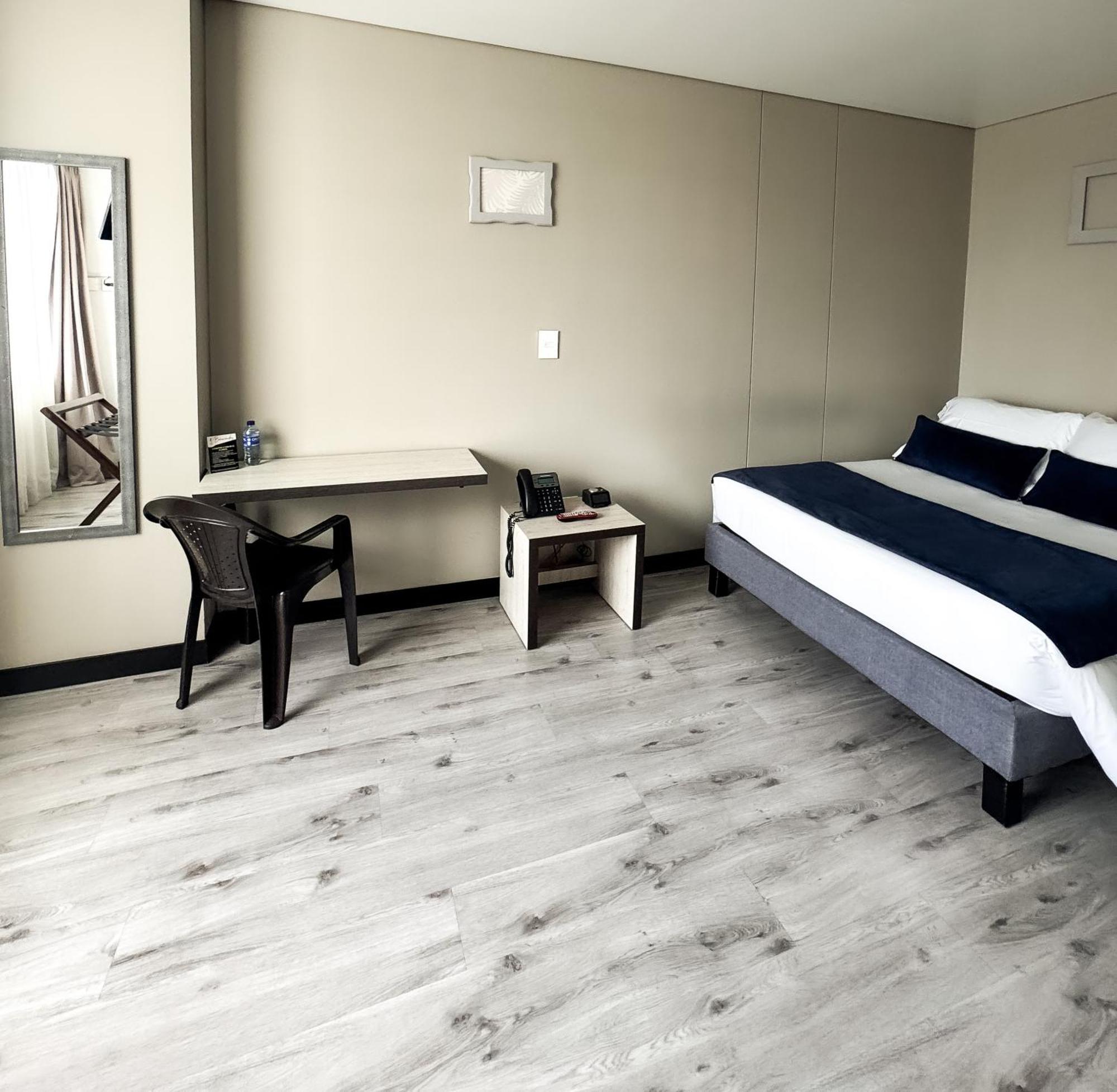 Hotel Wlh Silver Corferias Bogota Buitenkant foto